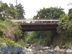 衝撃浣腸　「まさか！こんなところで！」　サンプル画像17